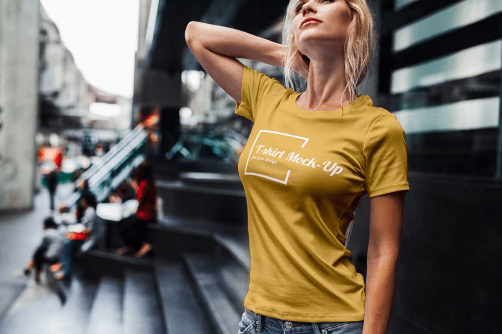 T-Shirt Mock-Up Fashion Girl